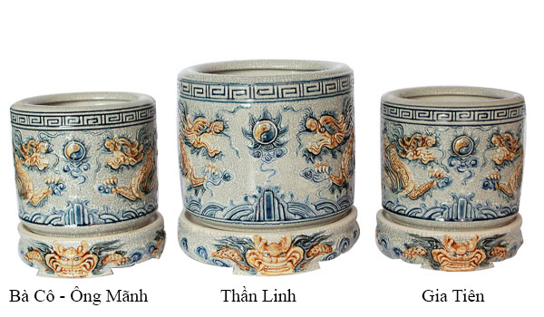 Bát hương là món đồ không thể thiếu trên bàn thờ gia tiên