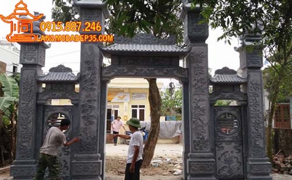 Cổng đá đẹp được sản xuất từ các nghệ nhân nổi tiếng của làng đá Ninh Vân - Ninh Bình