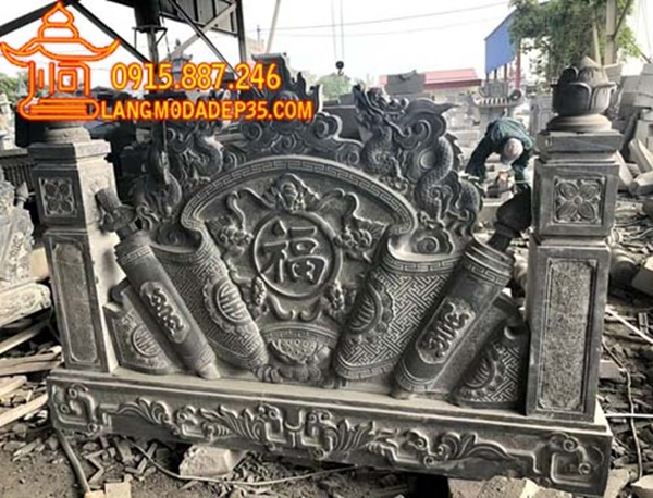 Cuốn thư đá mang ý nghĩa là vật trấn yểm hợp phong thủy, ngăn không cho các luồng khí xấu tác động thẳng vào lăng mộ